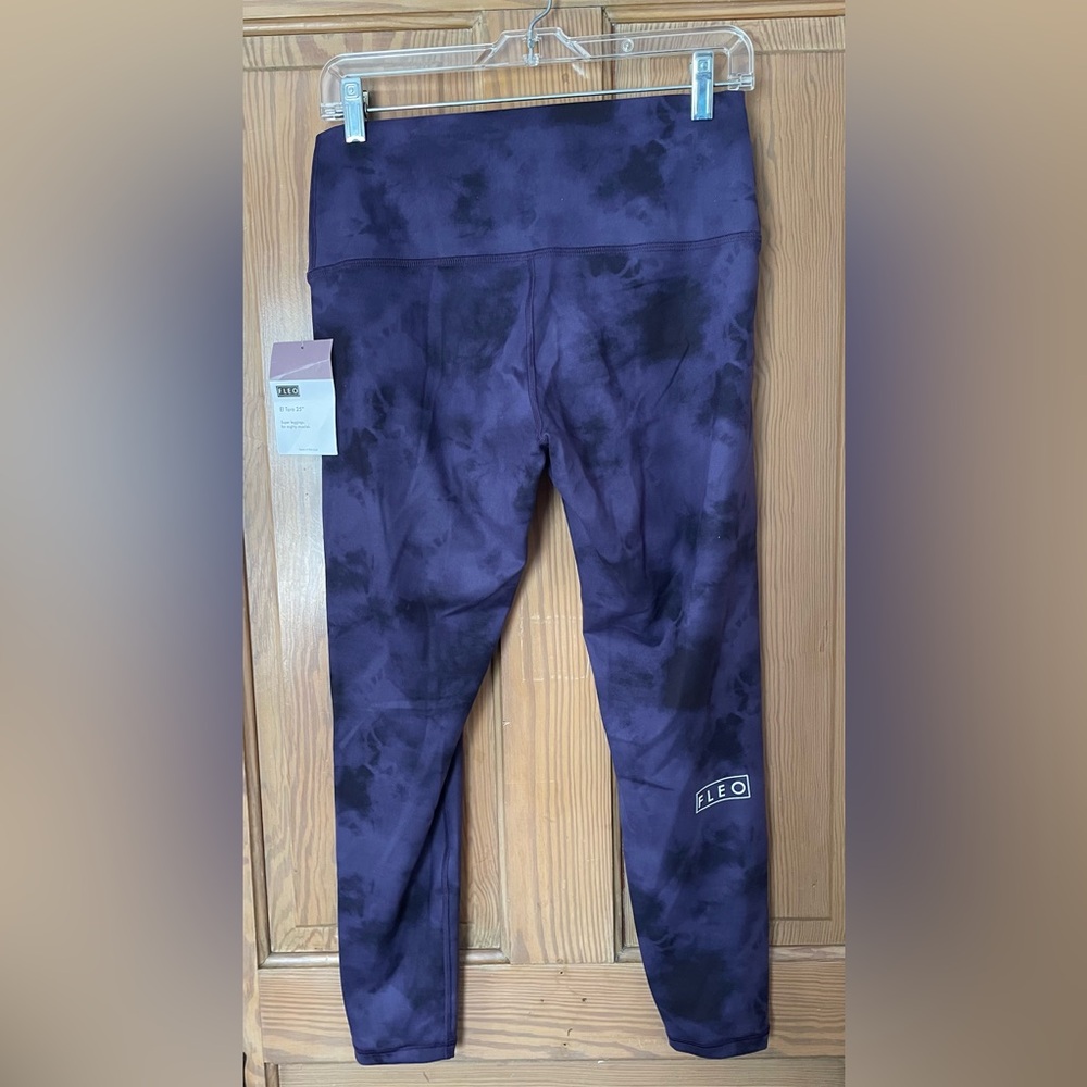 NWT Fleo El Toro XL Bounce Fabric 7/8 Leggings, Purple Marble - Picture 4 of 5